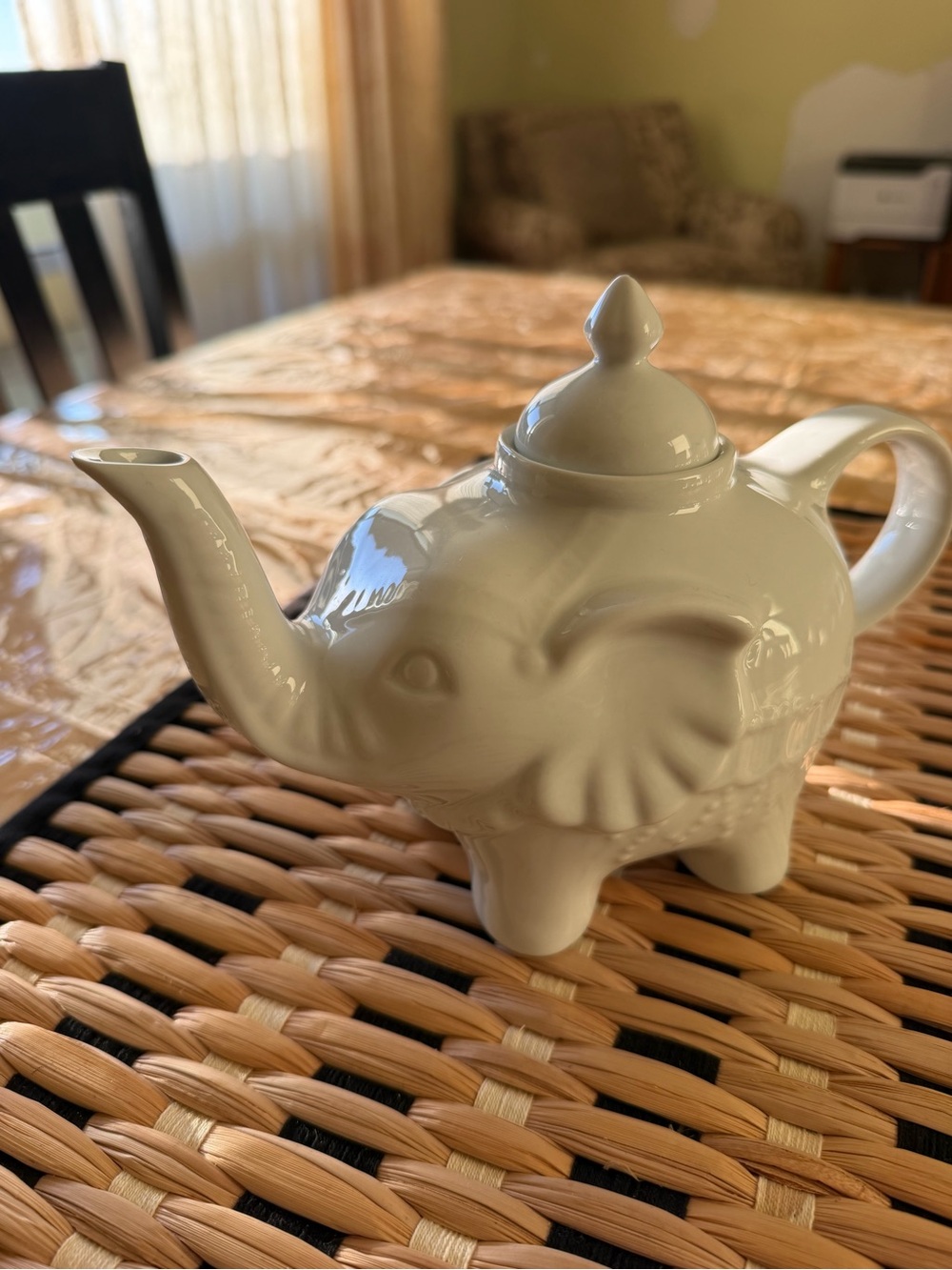 Ceramic Elephant Teapot - White Decorative Teapot